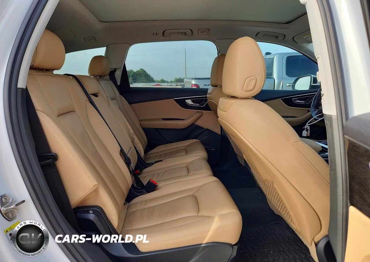 2020 Audi Q7 Premium Plus VIN:WA1LJAF76LD011421 - 10
