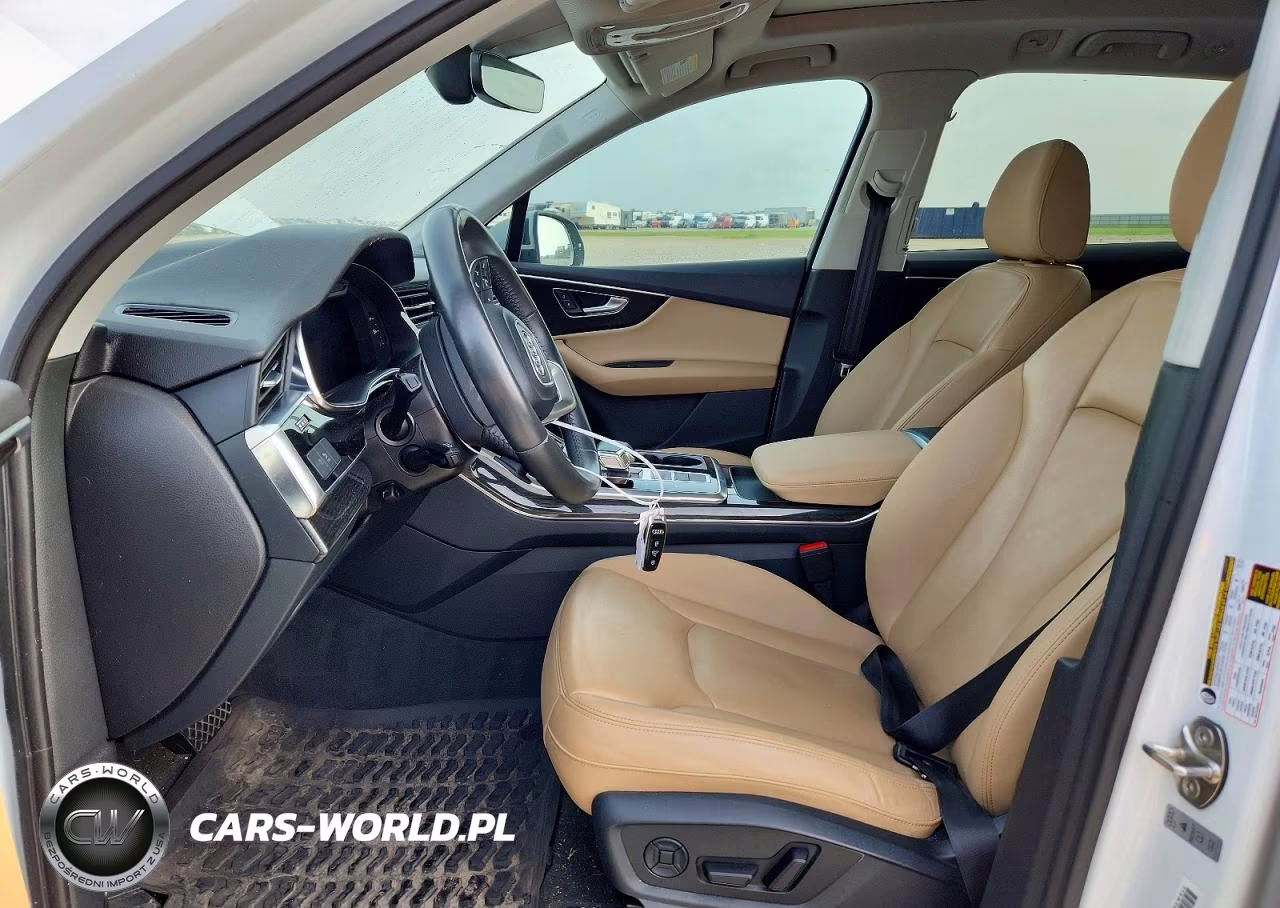 2020 Audi Q7 Premium Plus VIN:WA1LJAF76LD011421 - 7