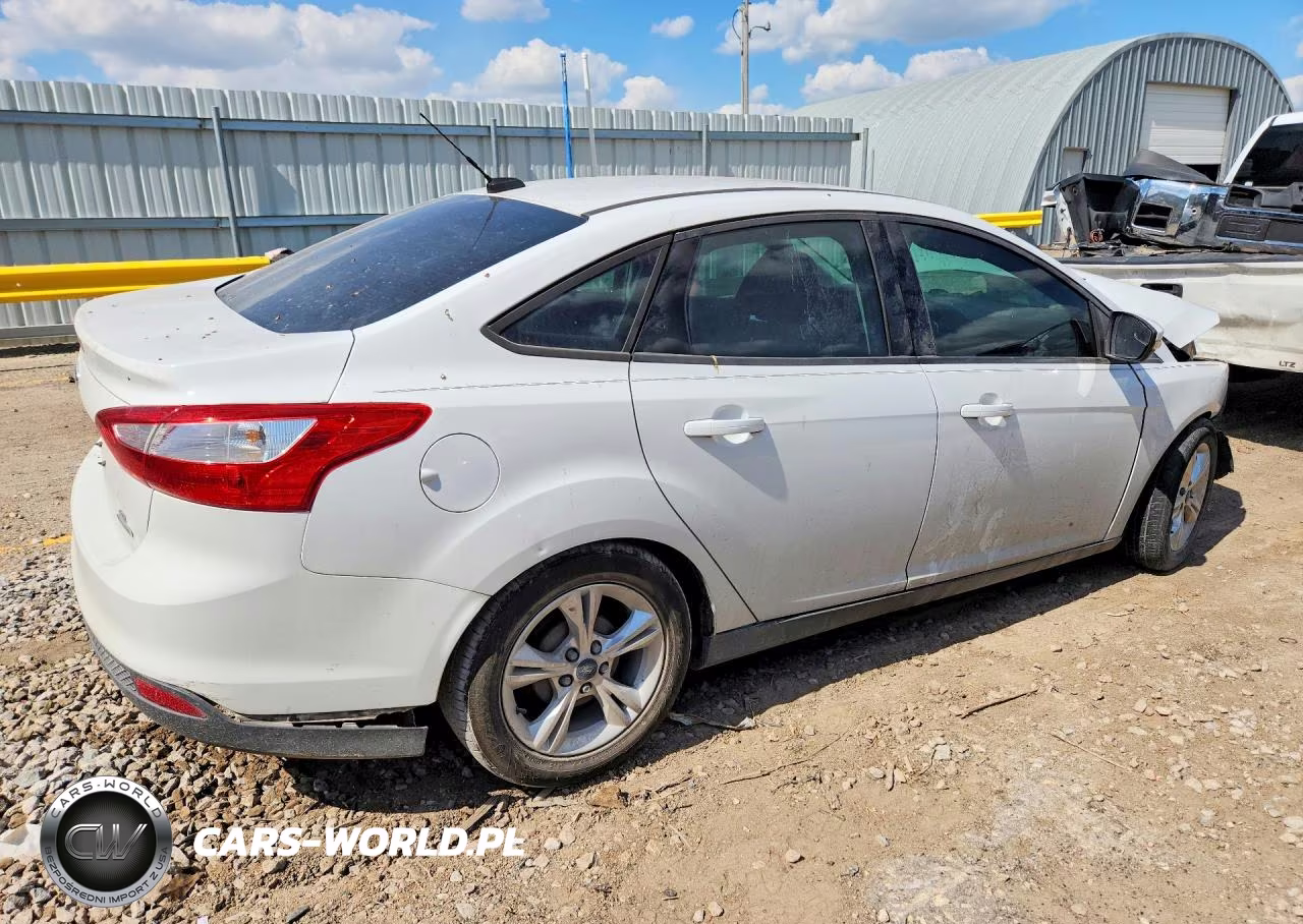 2014 Ford Focus Se VIN:1FADP3F25EL246822 - 3