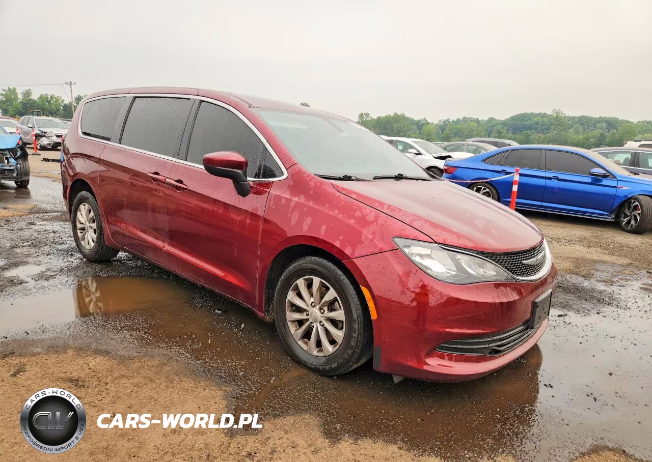 2017 Chrysler Pacifica Touring VIN:2C4RC1DG4HR676836 - 4