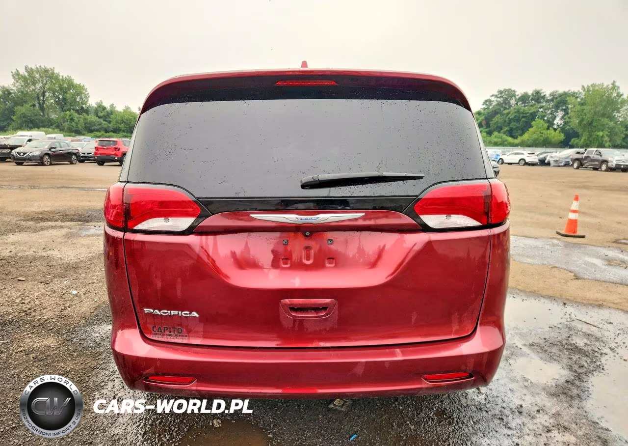 2017 Chrysler Pacifica Touring VIN:2C4RC1DG4HR676836 - 6