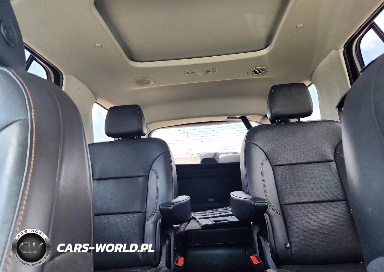 2020 Chevrolet Traverse Premier VIN:1GNEVKKW0LJ135957 - 10