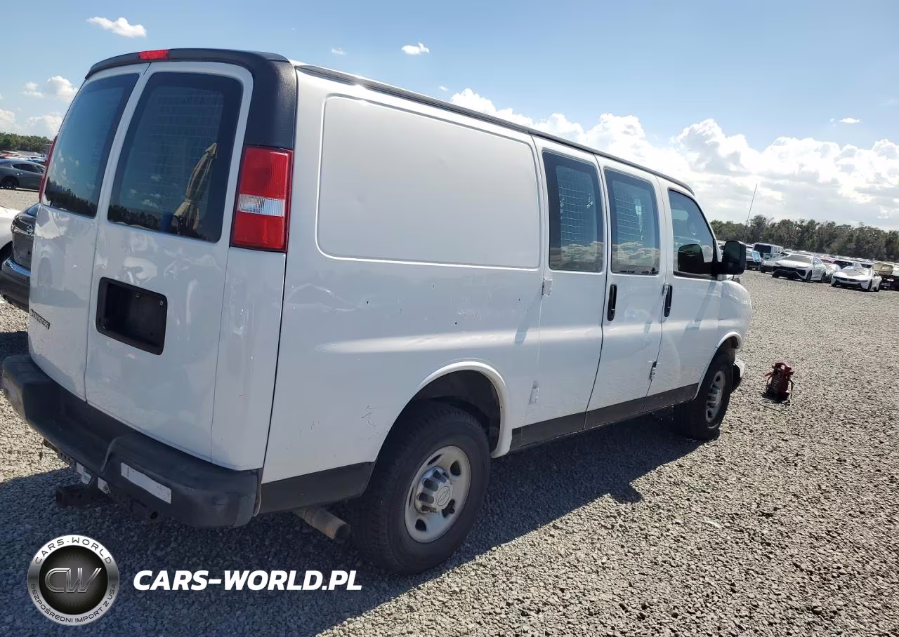 2015 Chevrolet Express G2500 VIN:1GCWGFCFXF1188425 - 3