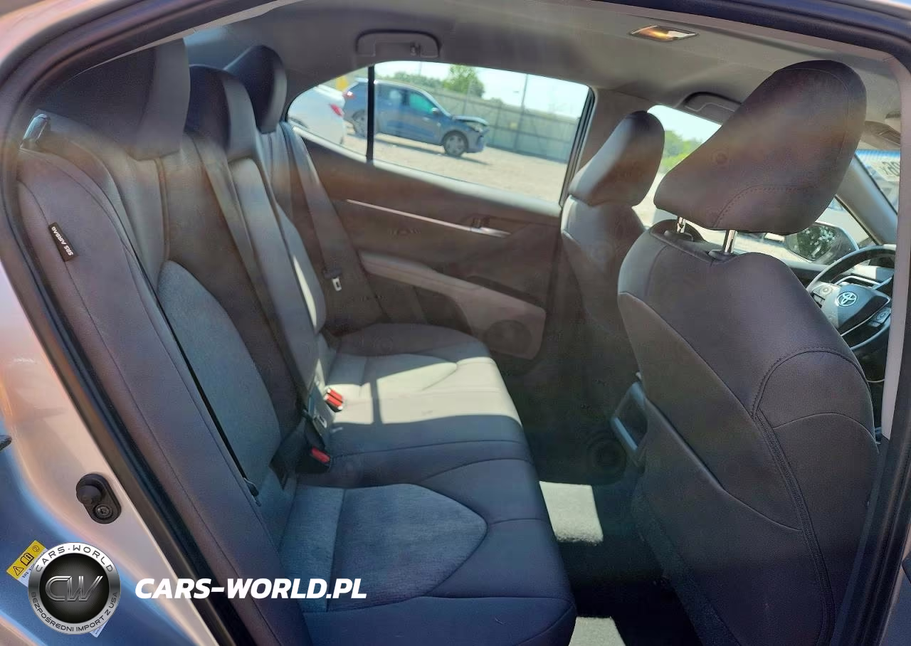 2018 Toyota Camry Le VIN:4T1B11HK7JU640598 - 10
