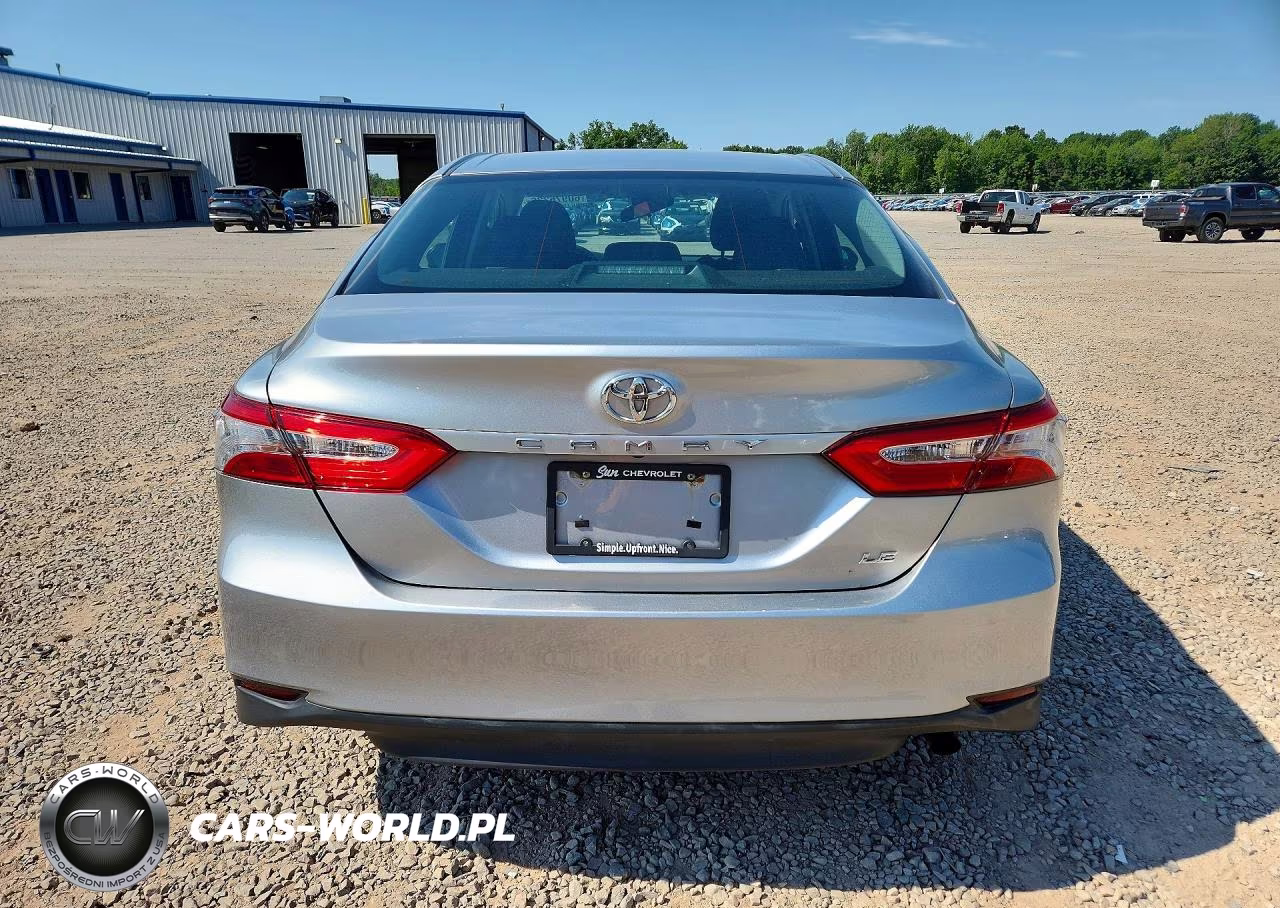 2018 Toyota Camry Le VIN:4T1B11HK7JU640598 - 6