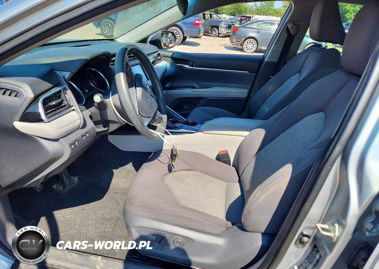 2018 Toyota Camry Le VIN:4T1B11HK7JU640598 - 7
