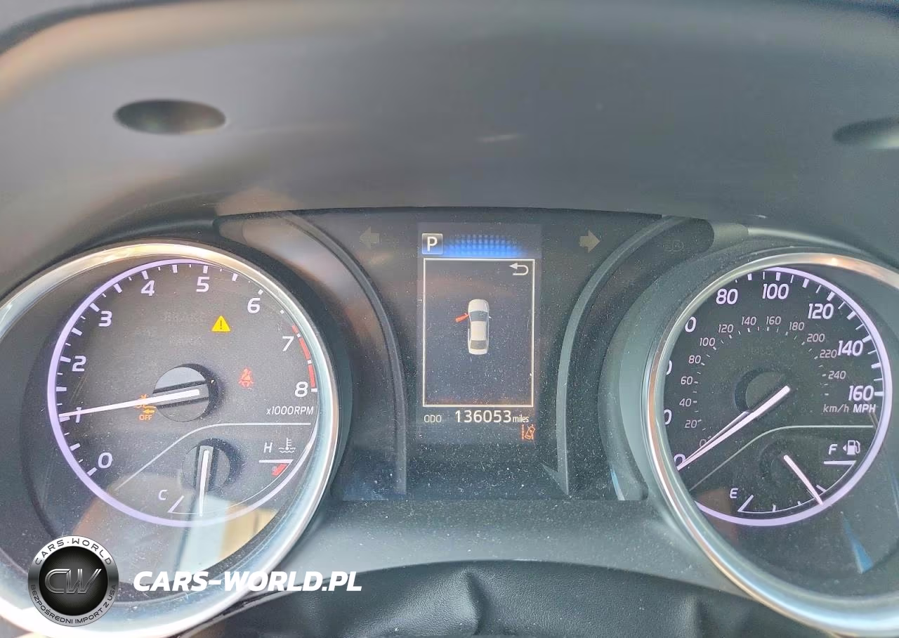 2018 Toyota Camry Le VIN:4T1B11HK7JU640598 - 9