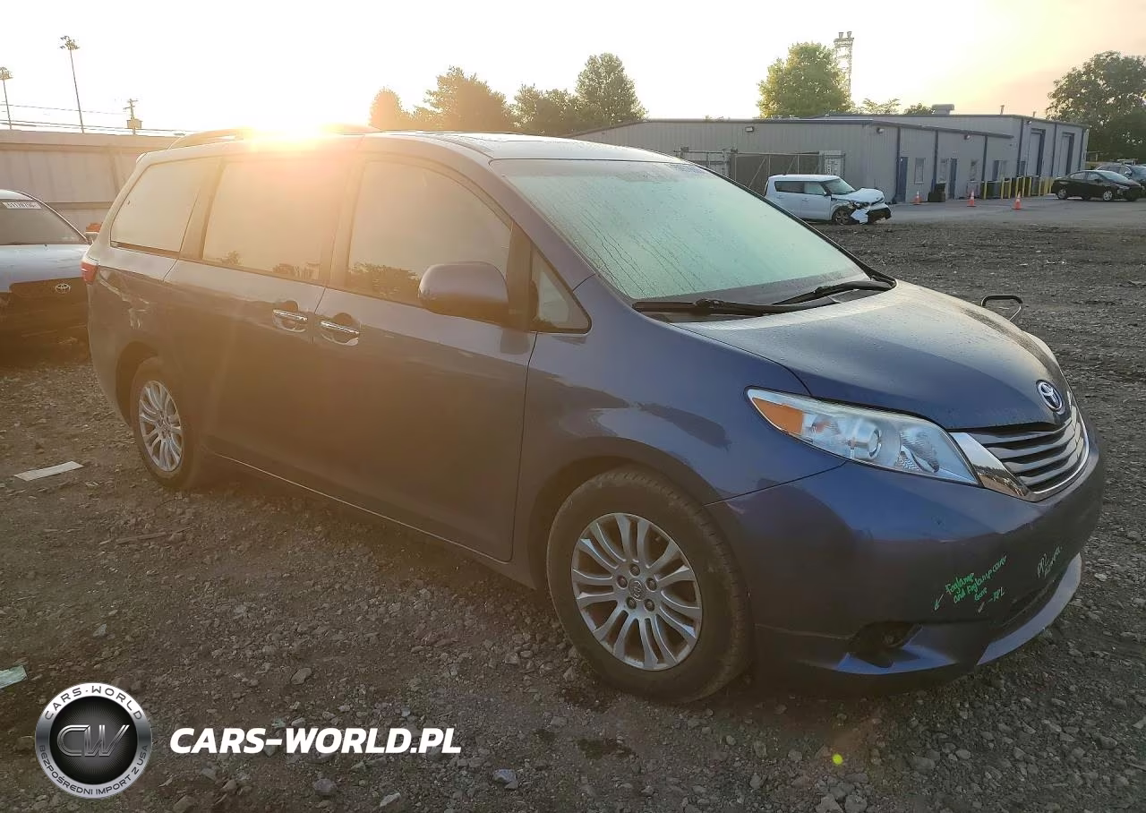 2015 Toyota Sienna Xle Premium 8-Passenger VIN:5TDYK3DC6FS584901 - 4