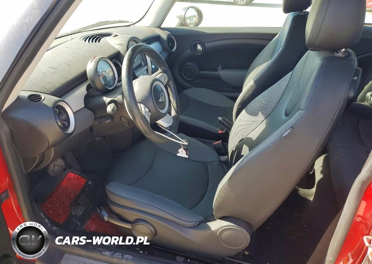 2010 Mini Cooper VIN:WMWMF3C57ATZ23274 - 7