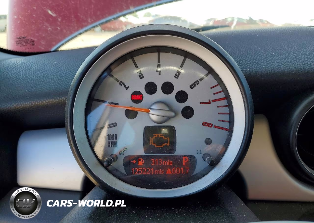 2010 Mini Cooper VIN:WMWMF3C57ATZ23274 - 9