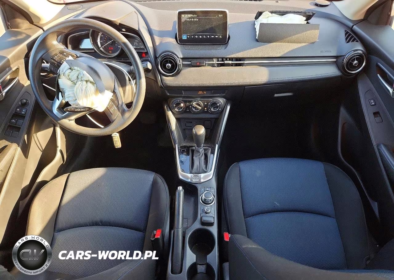 2017 Toyota Yaris Ia Base VIN:3MYDLBYV3HY182025 - 8