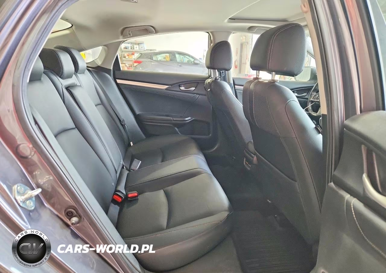 2018 Honda Civic Touring VIN:JHMFC1F94JX030736 - 10