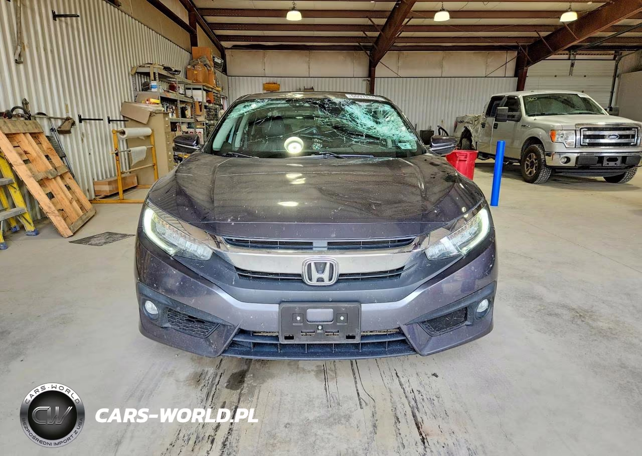 2018 Honda Civic Touring VIN:JHMFC1F94JX030736 - 5