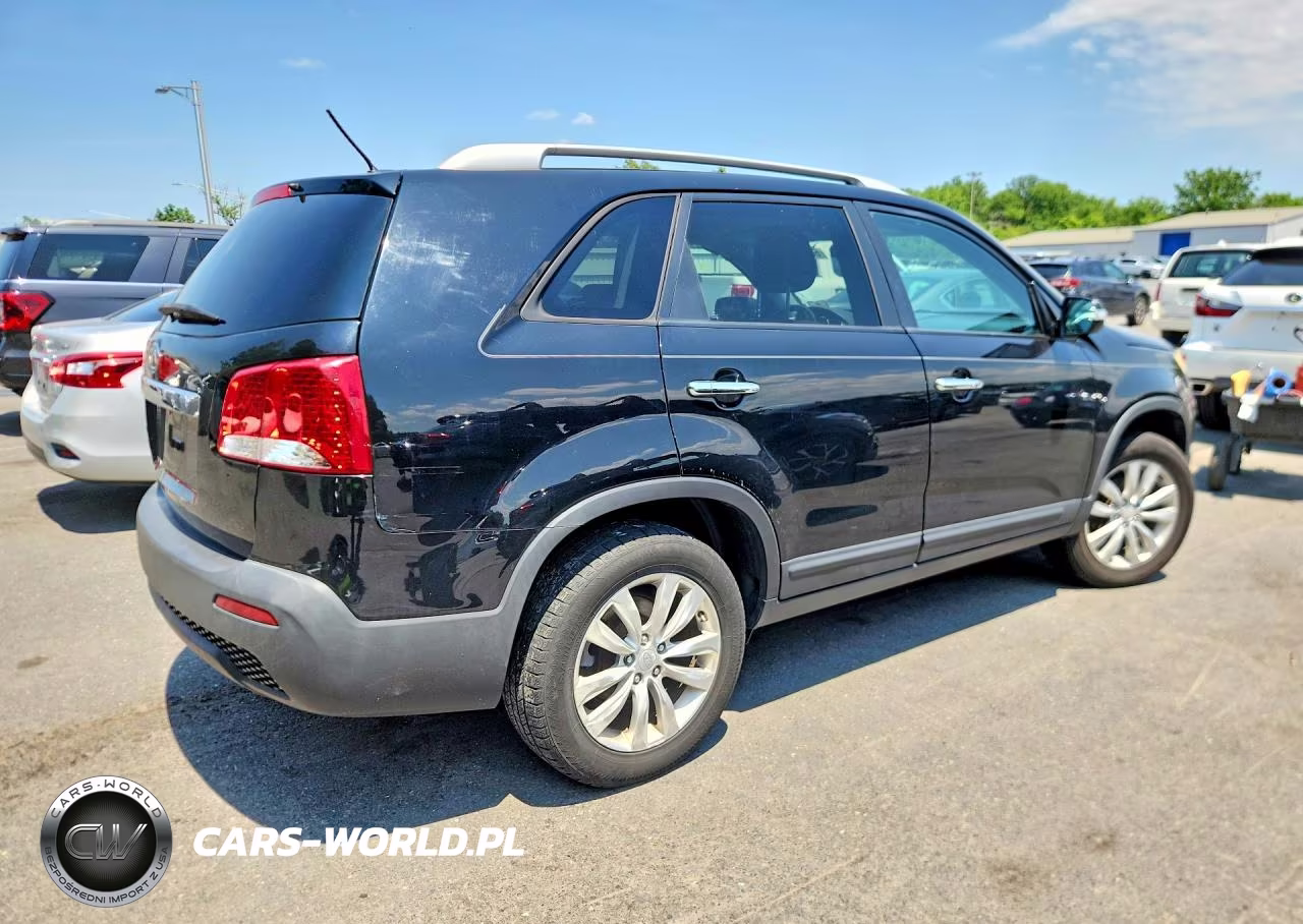 2011 Kia Sorento Lx VIN:5XYKT4A29BG174783 - 3