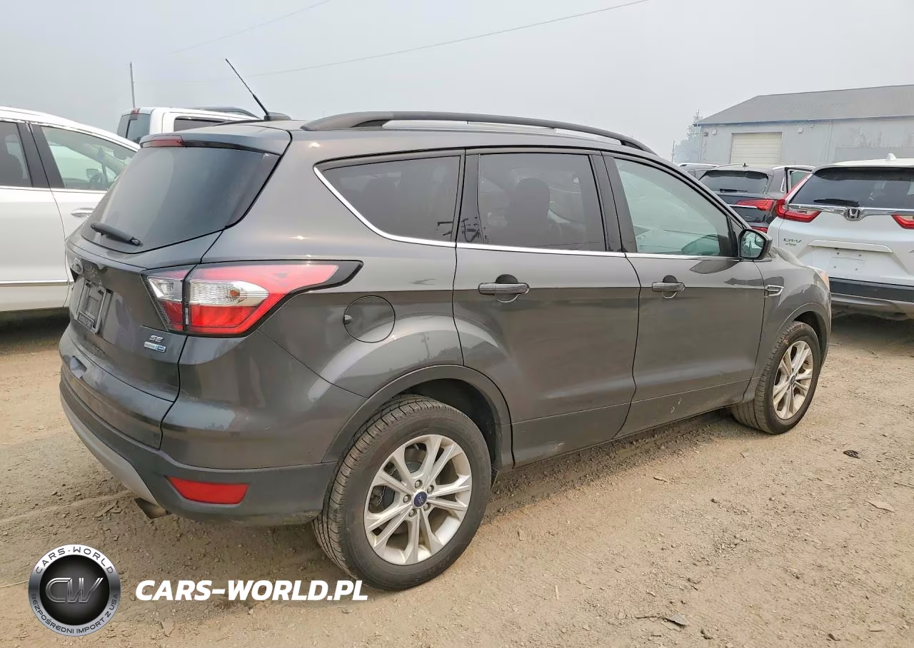 2018 Ford Escape Se VIN:1FMCU9GD5JUC58390 - 3