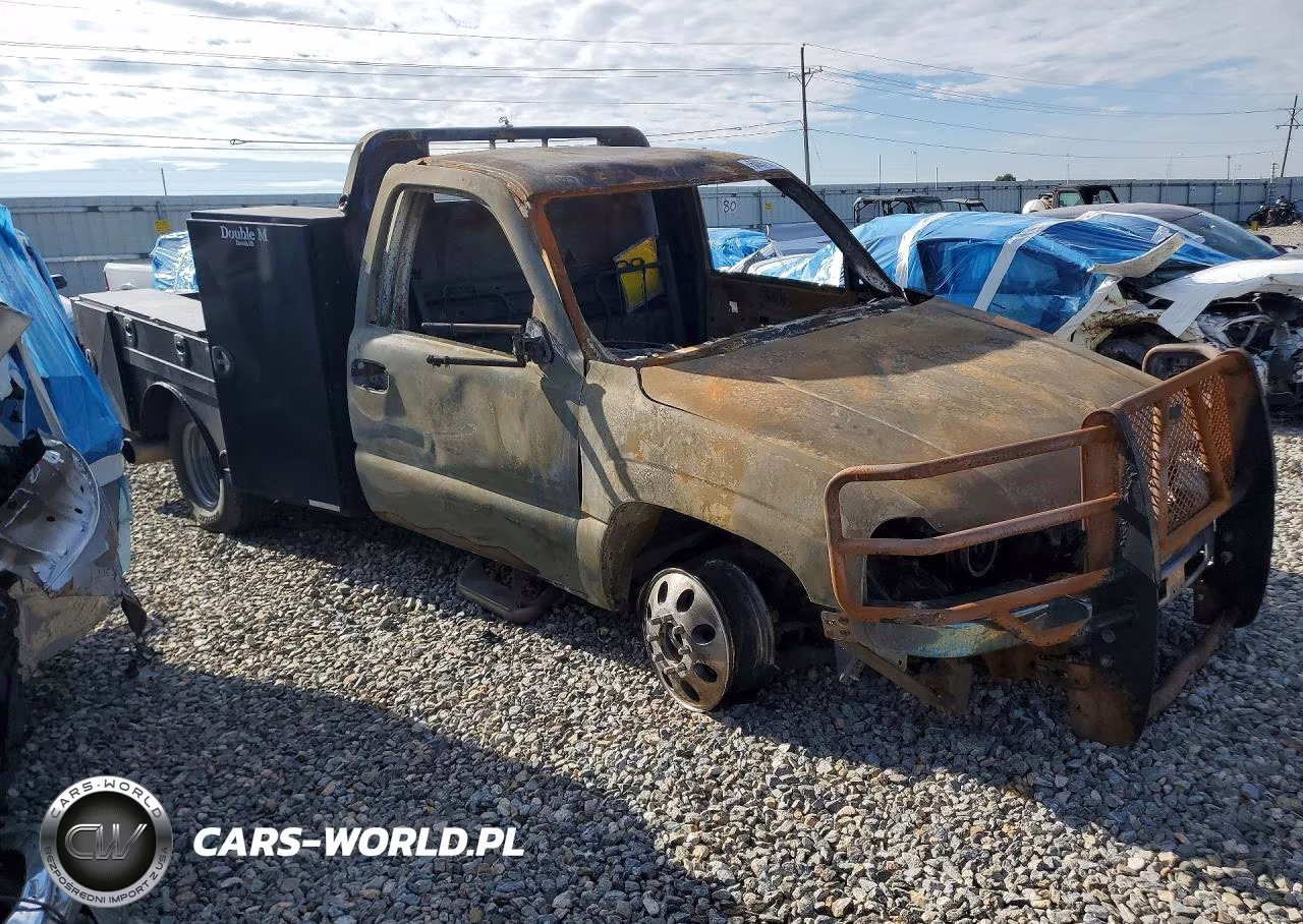 2004 GMC Sierra K2500 Heavy Duty VIN:1GTHK24124E213181 - 4