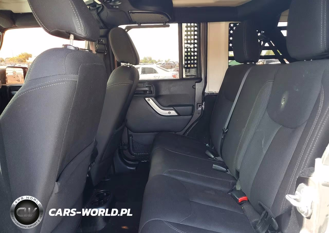 2016 Jeep Wrangler Unlimited Sahara VIN:1C4BJWEG8GL205881 - 11