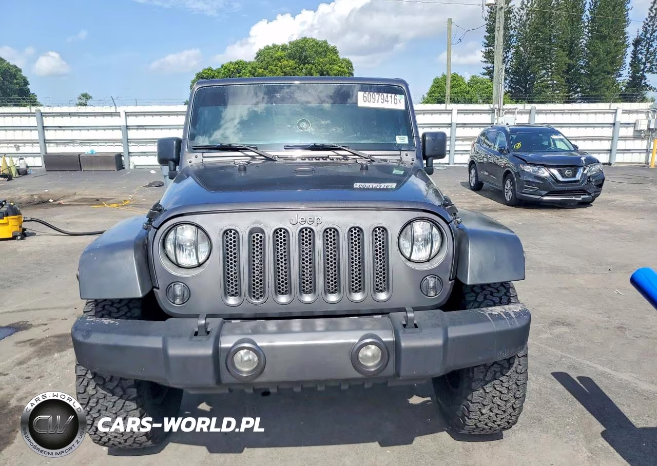 2016 Jeep Wrangler Unlimited Sahara VIN:1C4BJWEG8GL205881 - 5