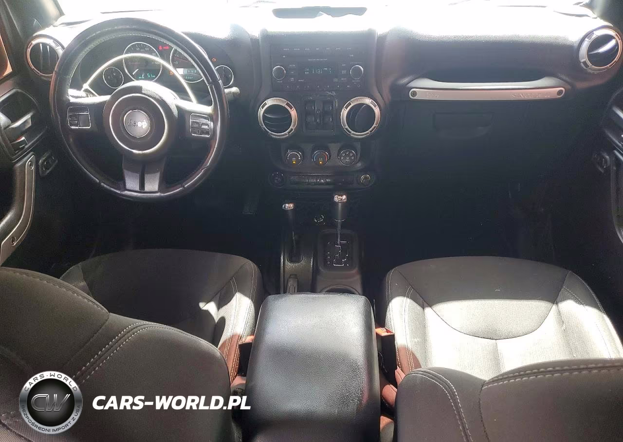 2016 Jeep Wrangler Unlimited Sahara VIN:1C4BJWEG8GL205881 - 8