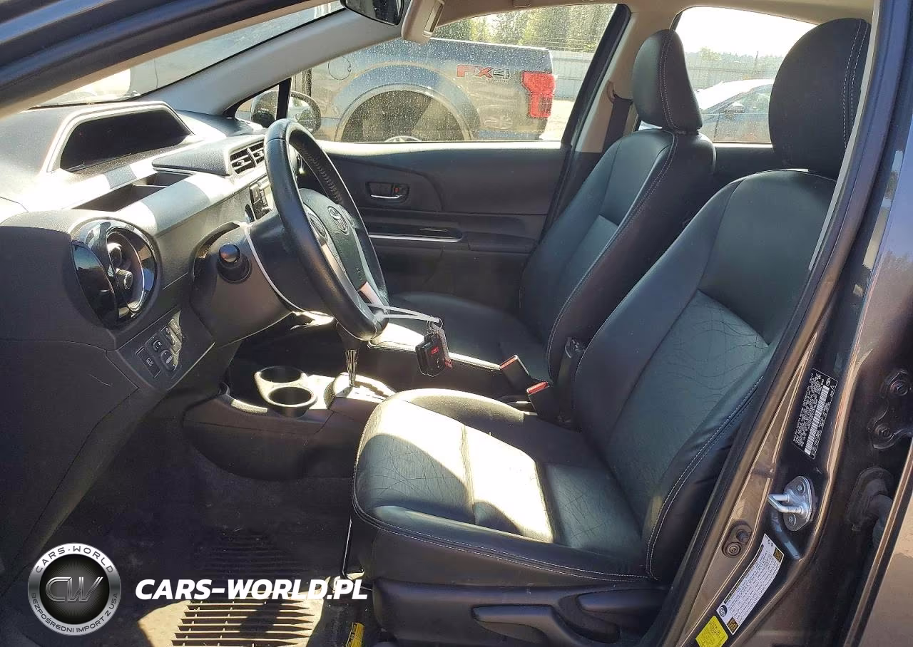 2017 Toyota Prius C Four VIN:JTDKDTB31H1595369 - 7