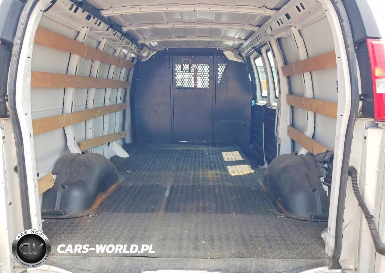 2022 GMC Savana 2500 Cargo Delivery Van VIN:1GTW7AF73N1230942 - 10