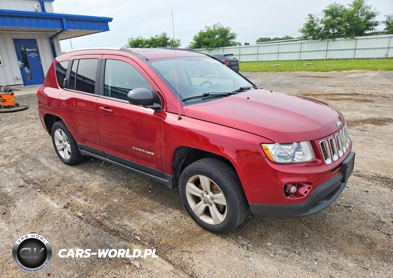 2012 Jeep Compass Latitude VIN:1C4NJCEA8CD683780 - 4