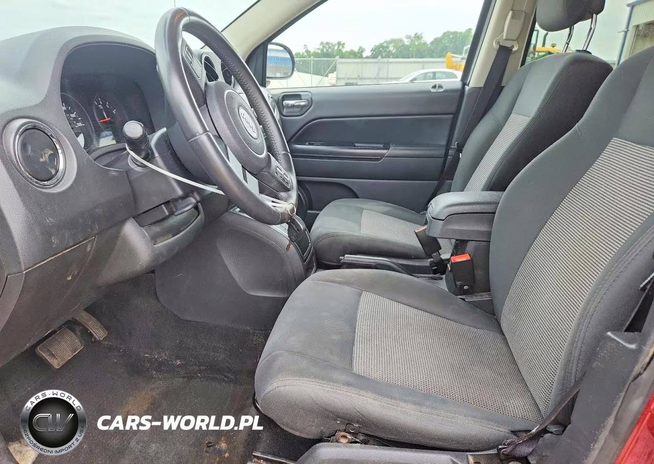 2012 Jeep Compass Latitude VIN:1C4NJCEA8CD683780 - 7