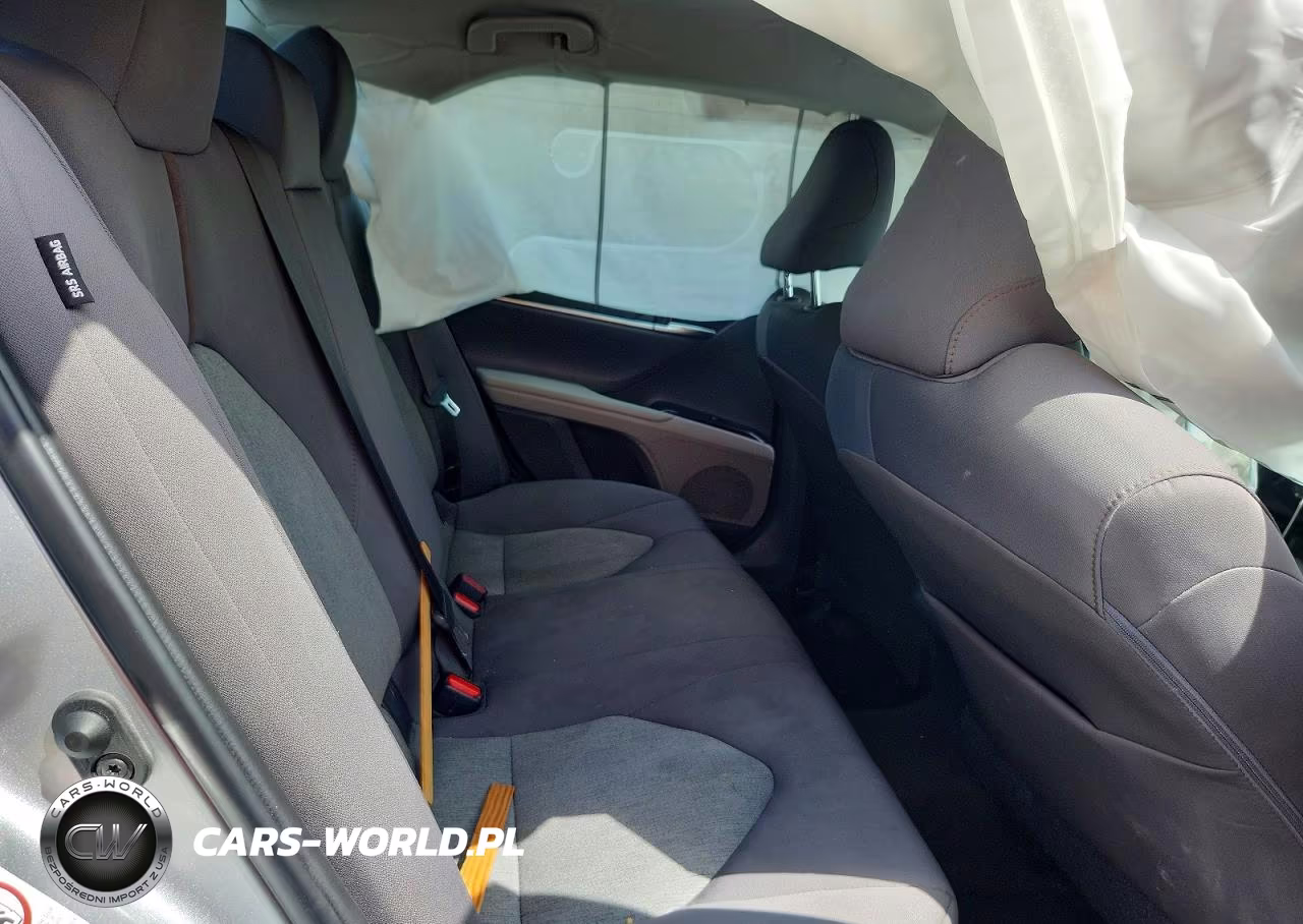2018 Toyota Camry L VIN:4T1B11HK4JU635651 - 10