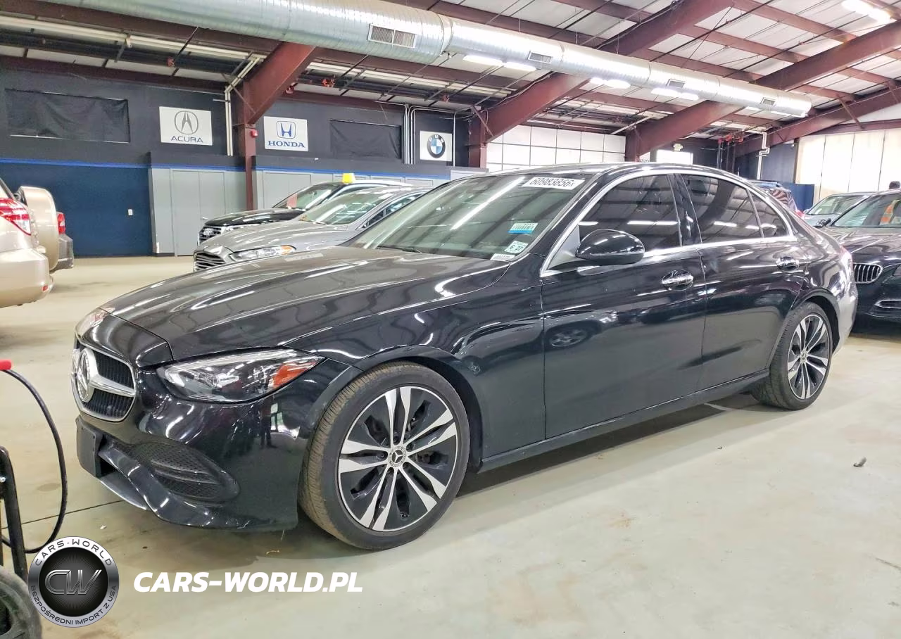2022 Mercedes-Benz C 300 4Matic – zdjęcie 1 z 12