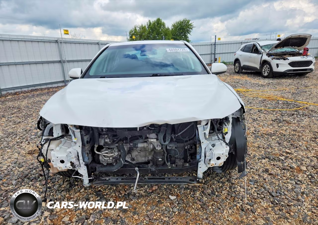 2020 Toyota Camry Le VIN:4T1C11AK5LU348515 - 5