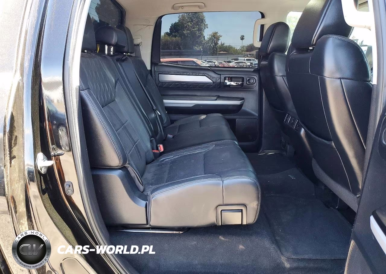 2018 Toyota Tundra Platinum VIN:5TFAY5F11JX742636 - 10