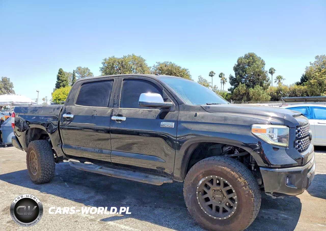 2018 Toyota Tundra Platinum VIN:5TFAY5F11JX742636 - 4