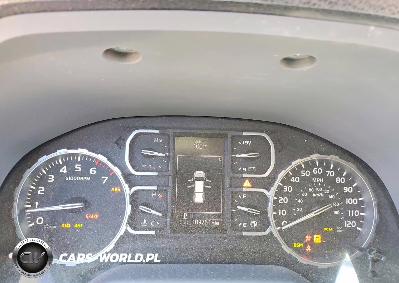 2018 Toyota Tundra Platinum VIN:5TFAY5F11JX742636 - 9