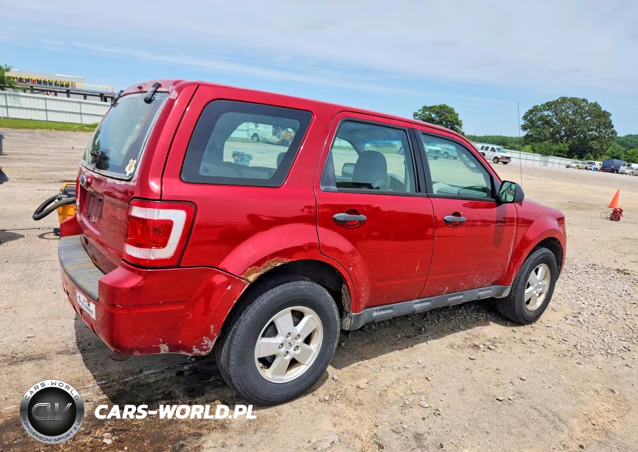 2010 Ford Escape Xls VIN:1FMCU0C76AKC48832 - 3