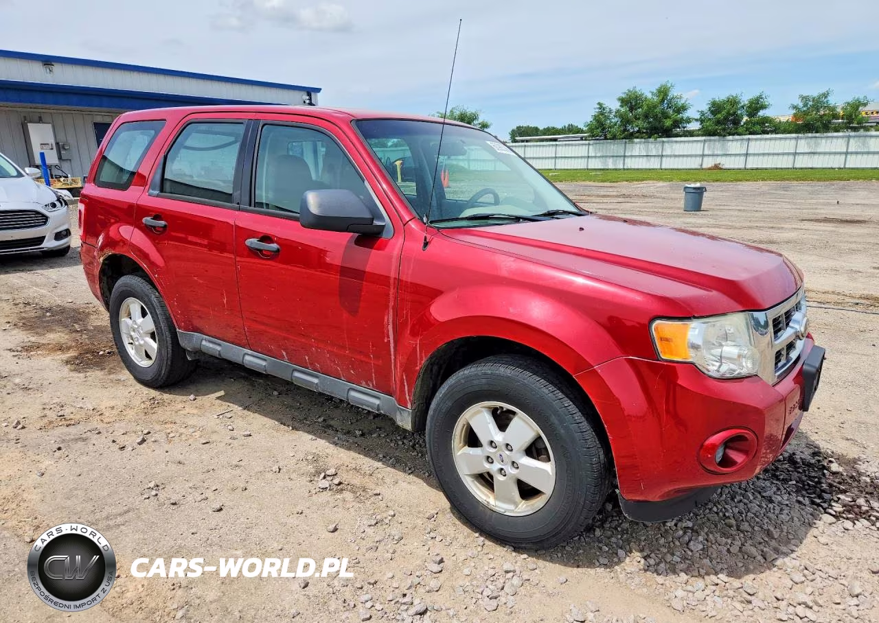 2010 Ford Escape Xls VIN:1FMCU0C76AKC48832 - 4