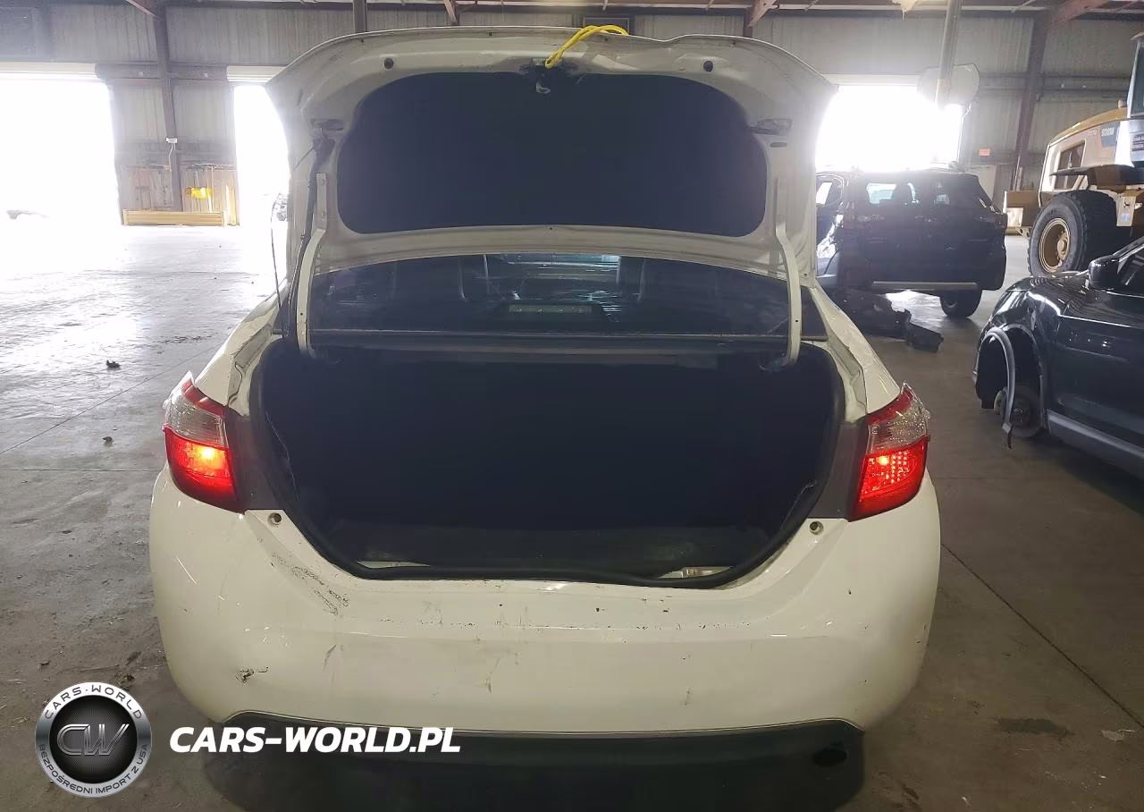 2015 Toyota Corolla S Plus VIN:5YFBURHE2FP190464 - 6