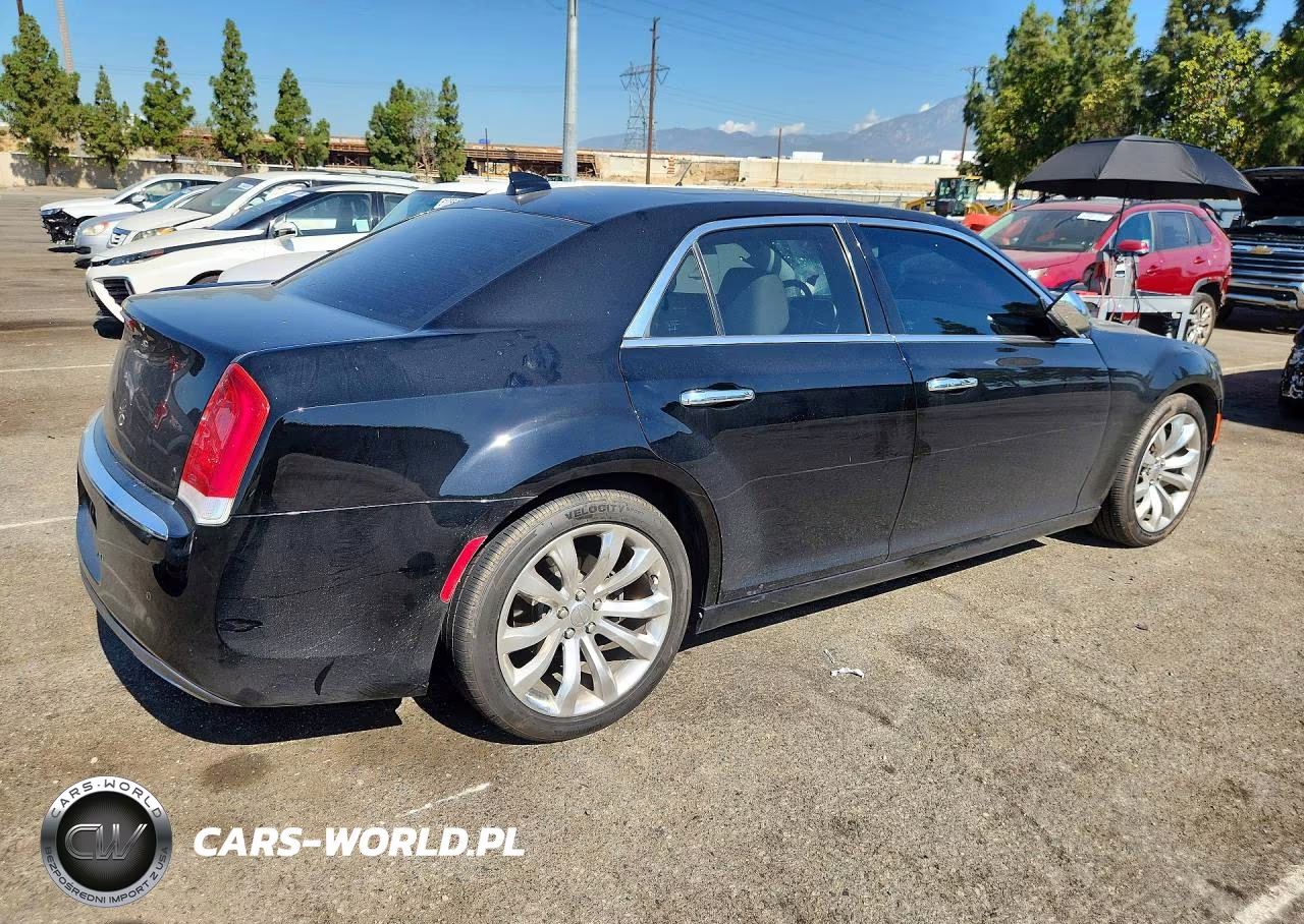 2015 Chrysler 300C VIN:2C3CCAEG9FH921920 - 3