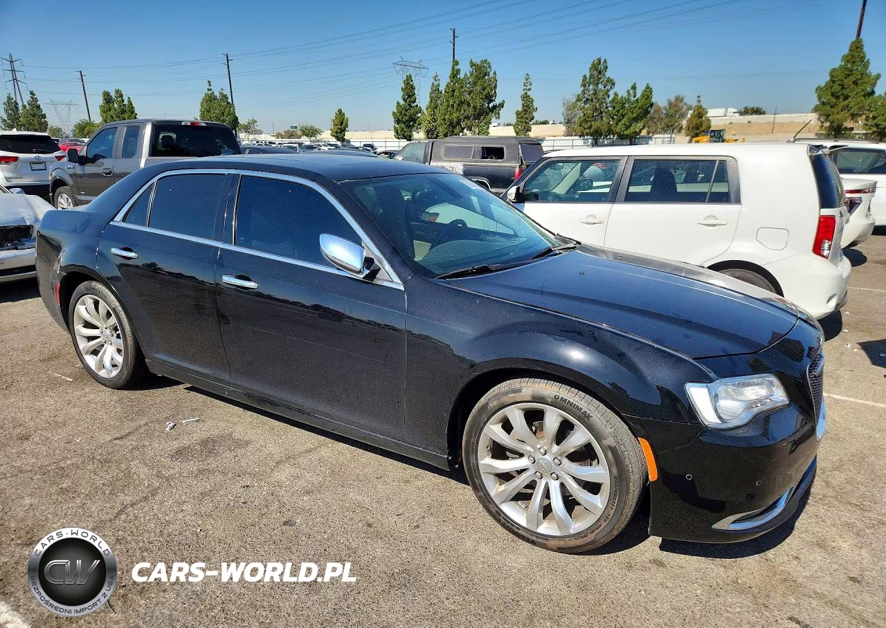2015 Chrysler 300C VIN:2C3CCAEG9FH921920 - 4