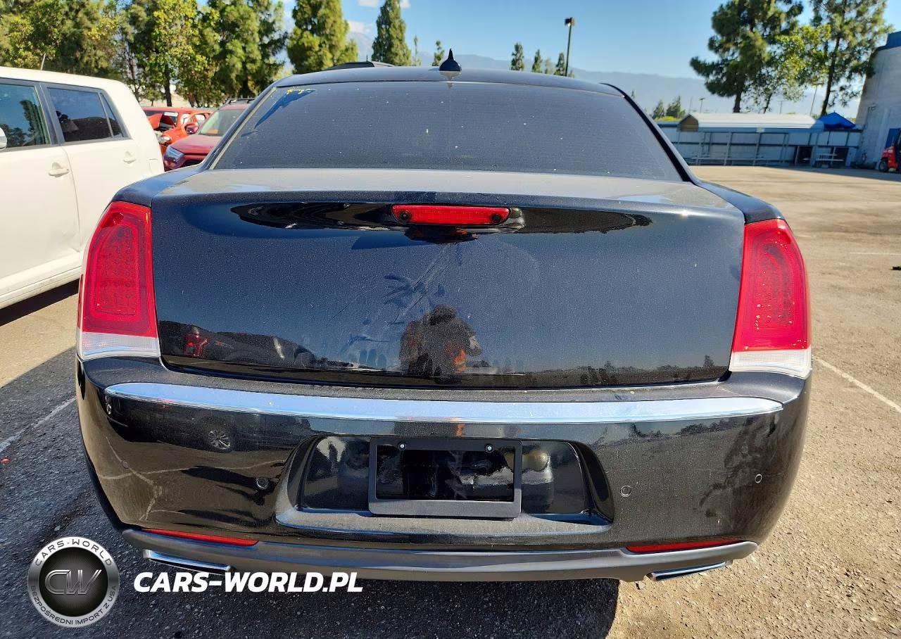 2015 Chrysler 300C VIN:2C3CCAEG9FH921920 - 6