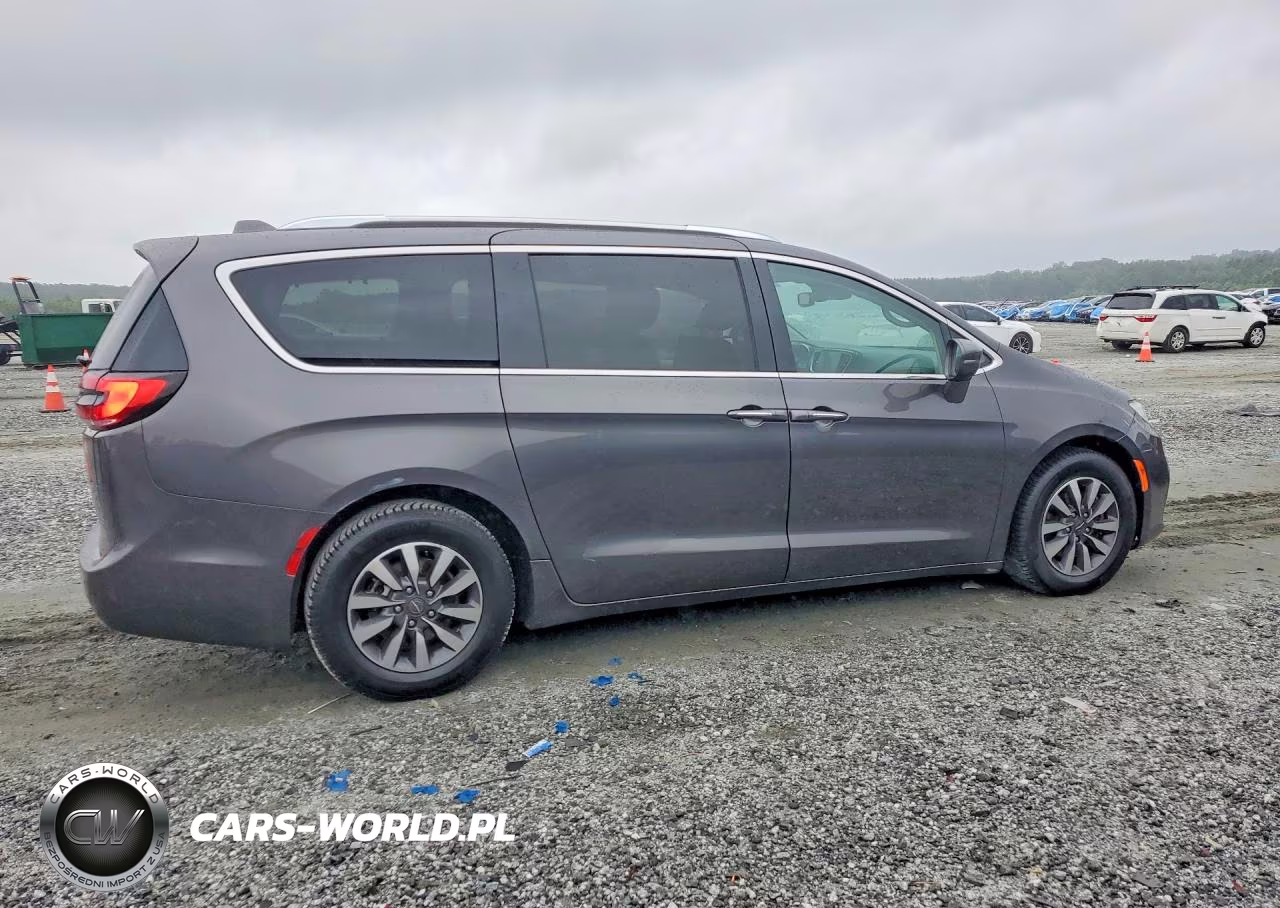 2021 Chrysler Pacifica Touring L VIN:2C4RC1BG7MR539824 - 3