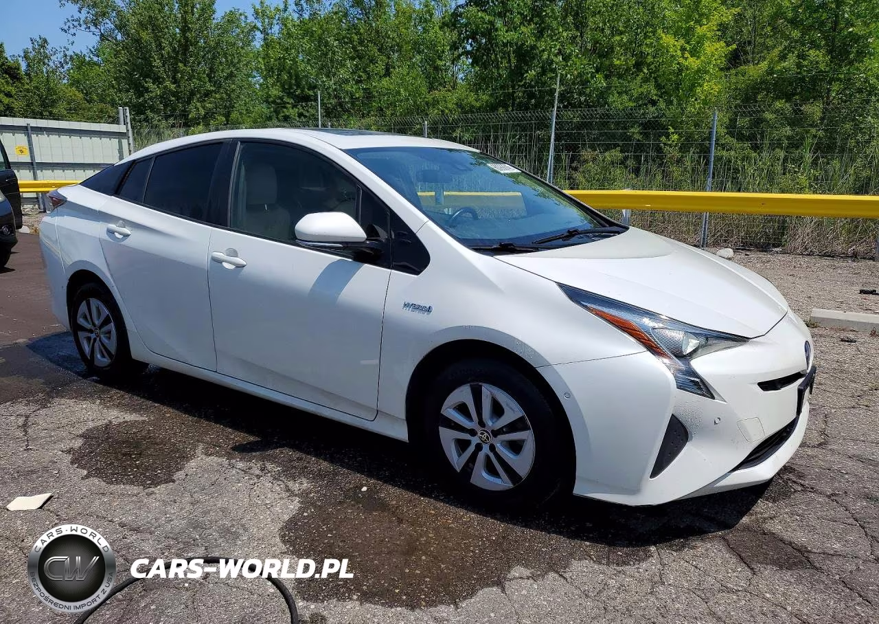 2018 Toyota Prius Three VIN:JTDKARFU9J3065689 - 4