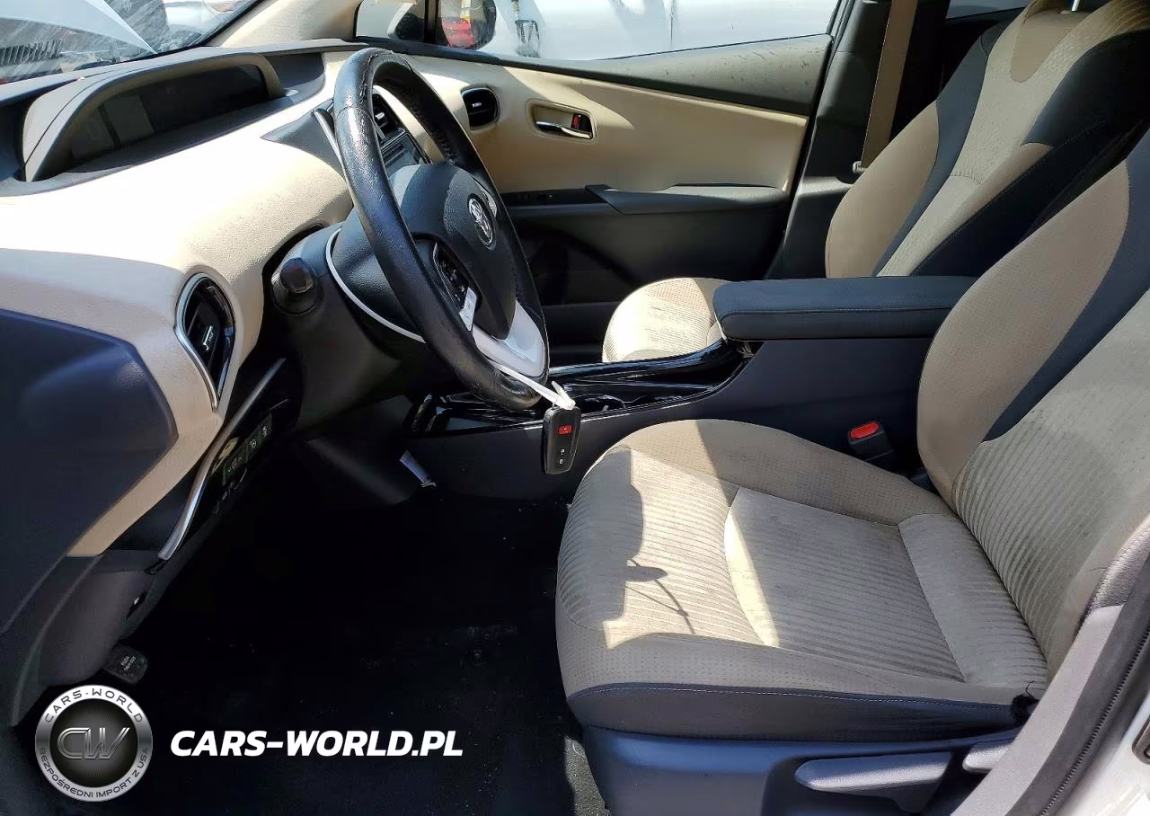 2018 Toyota Prius Three VIN:JTDKARFU9J3065689 - 7