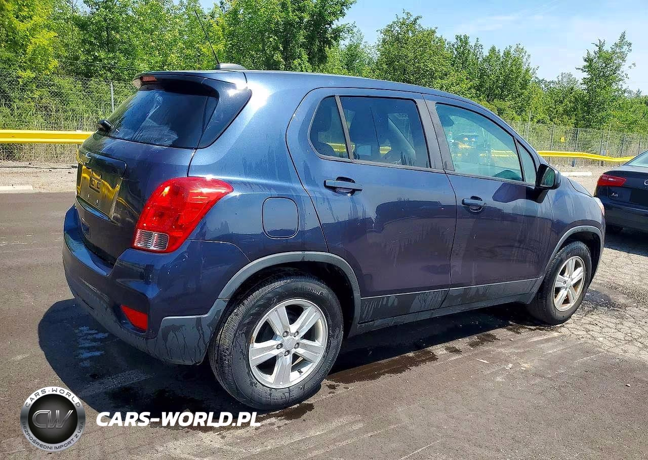 2019 Chevrolet Trax Ls VIN:3GNCJKSB2KL220645 - 3