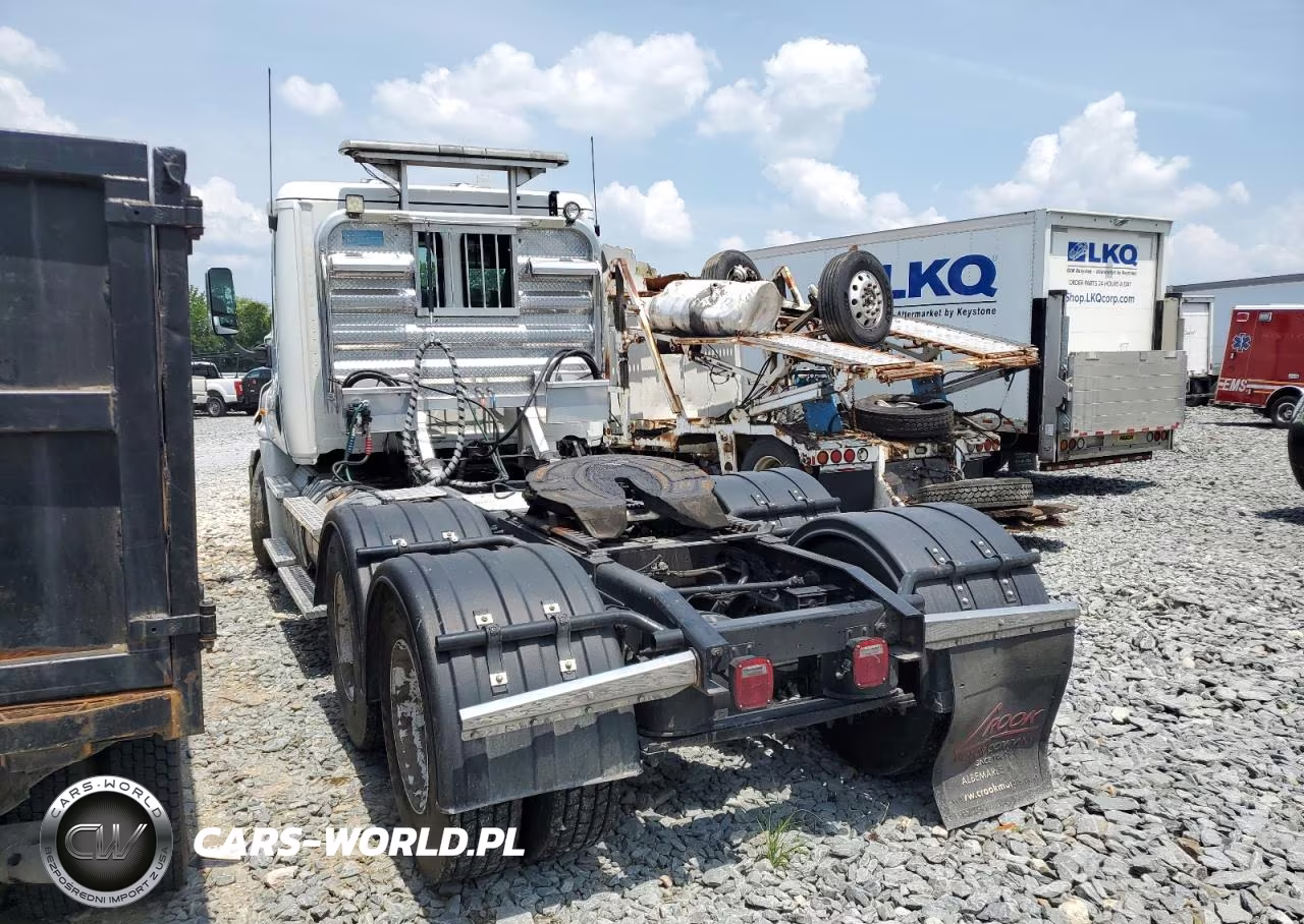 2015 Freightliner Cascadia 125 VIN:1FUJGED68FLGK2912 - 3
