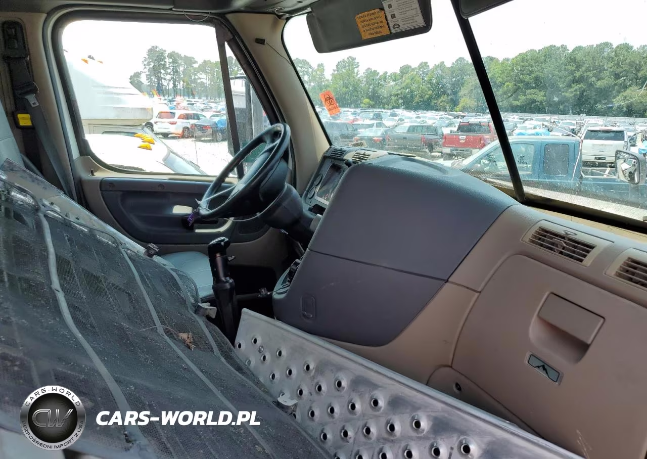 2015 Freightliner Cascadia 125 VIN:1FUJGED68FLGK2912 - 5