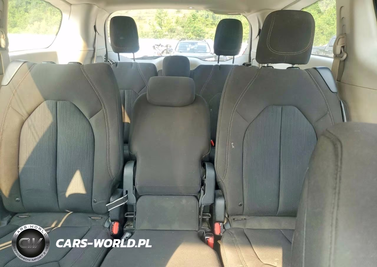 2017 Chrysler Pacifica VIN:2C4RC1CG0HR522660 - 10