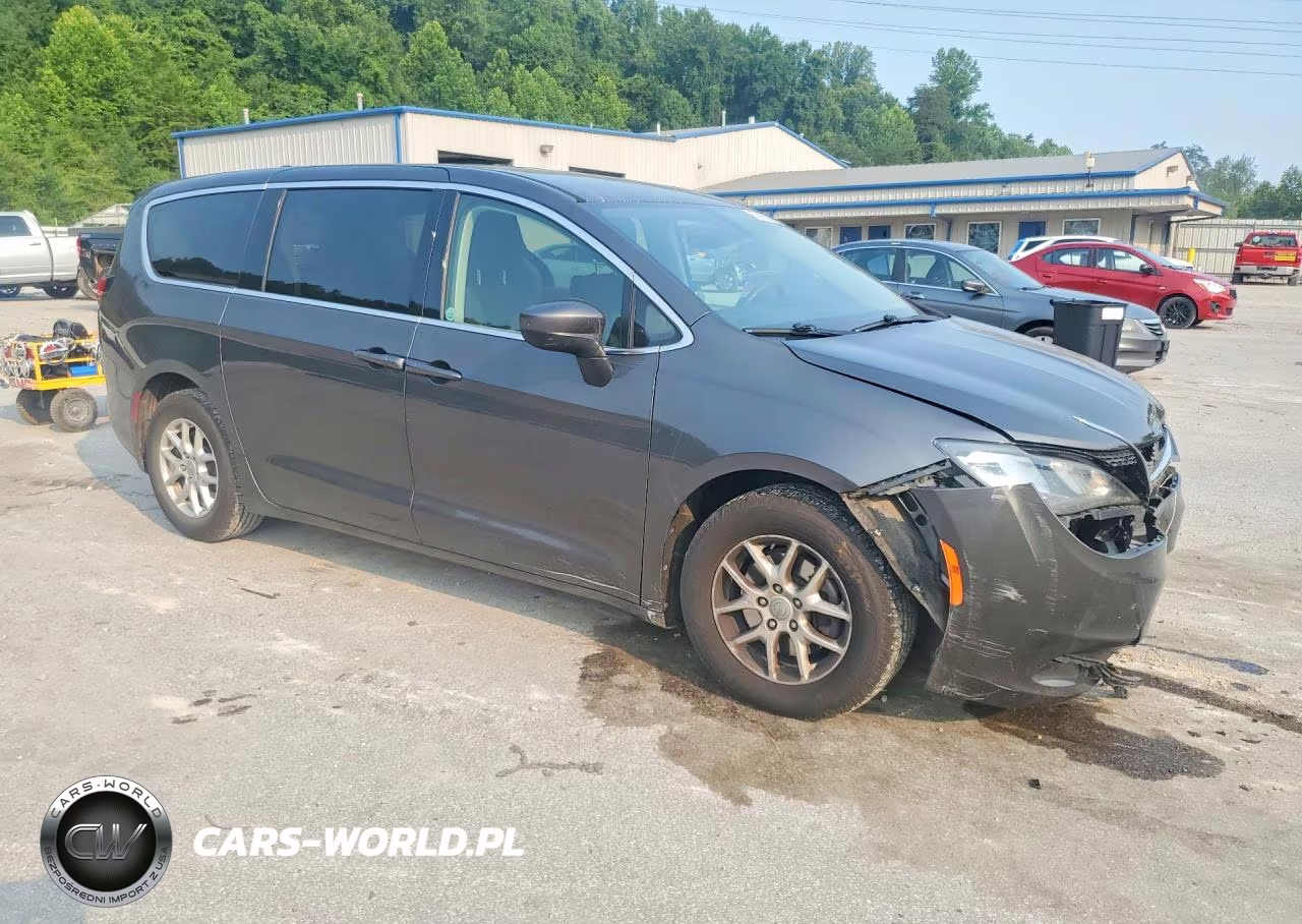 2017 Chrysler Pacifica VIN:2C4RC1CG0HR522660 - 4
