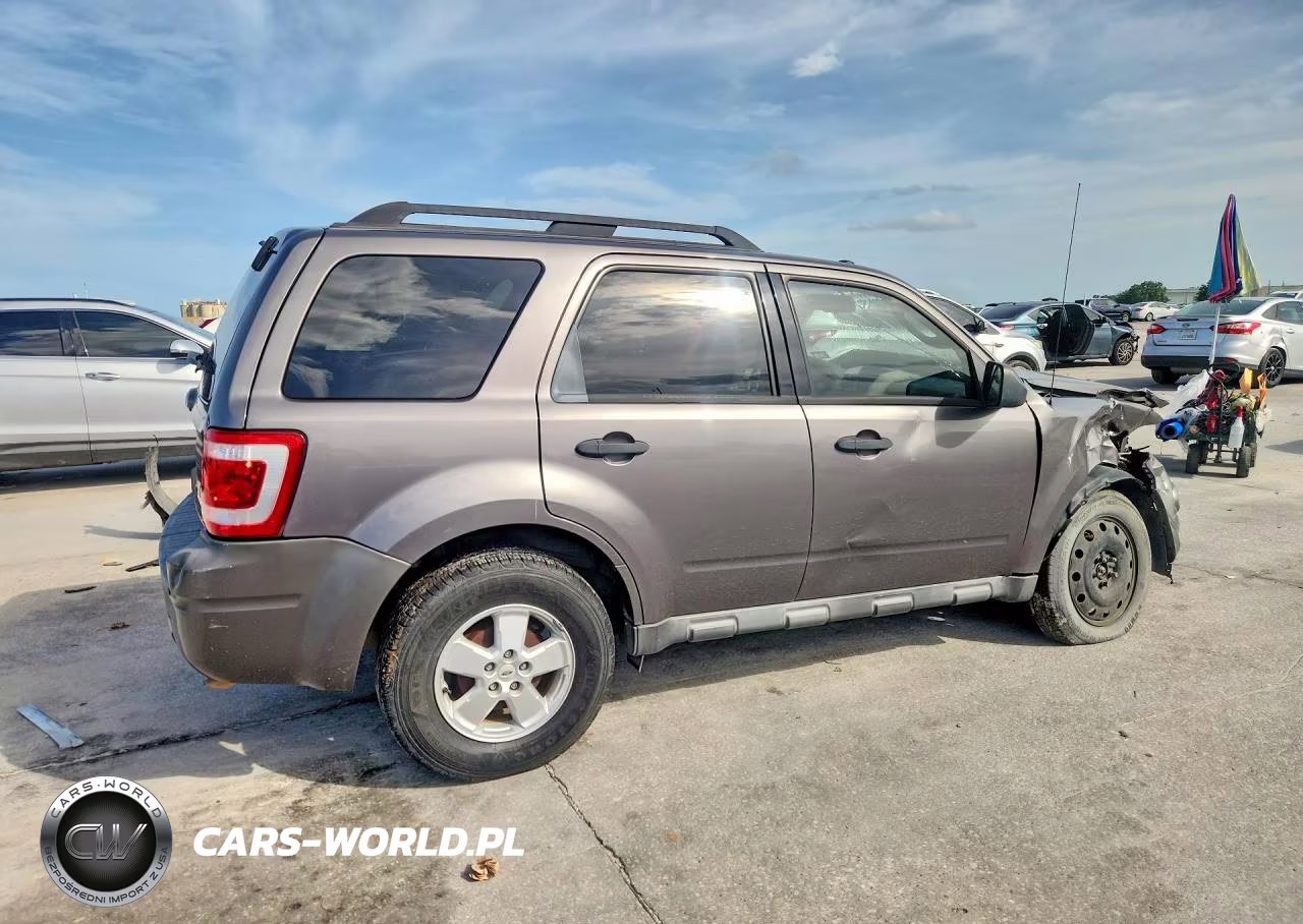 2010 Ford Escape Xlt VIN:1FMCU0DG2AKC42685 - 3
