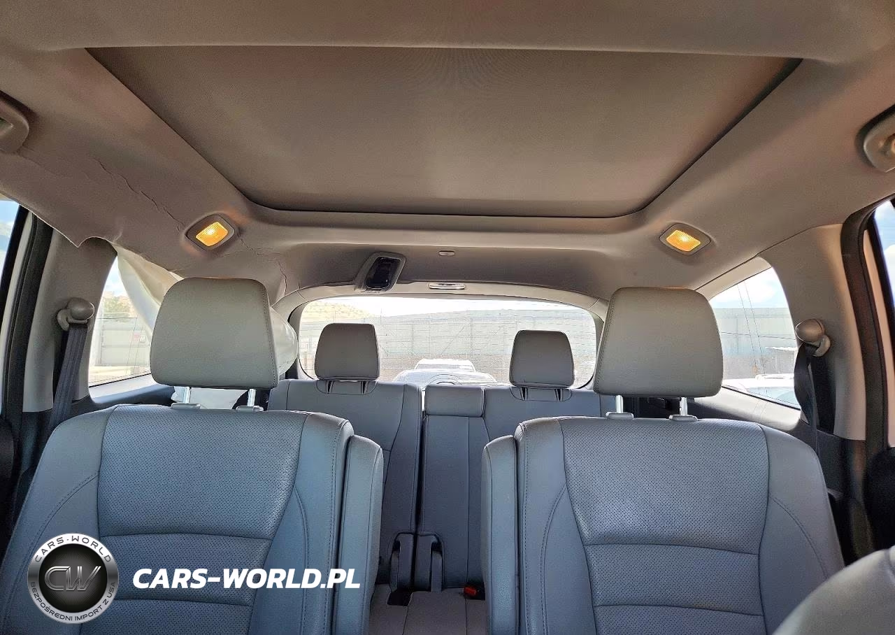 2017 Honda Pilot Elite VIN:5FNYF6H07HB003192 - 10