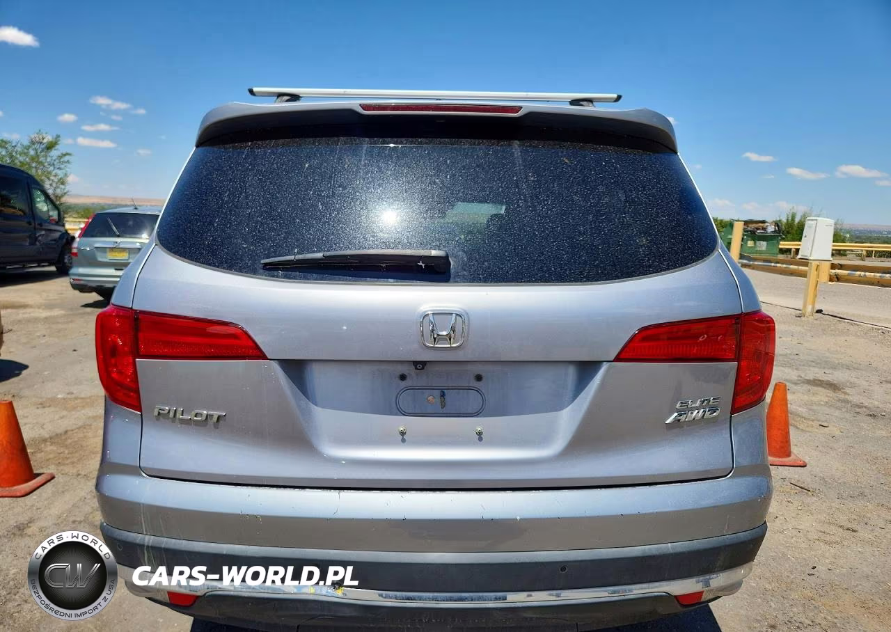 2017 Honda Pilot Elite VIN:5FNYF6H07HB003192 - 6